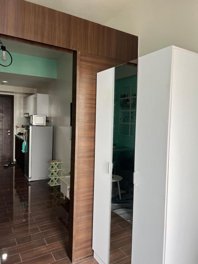 Apartment Cozy Makati: Urban Retreat With Entertainment & Amenities